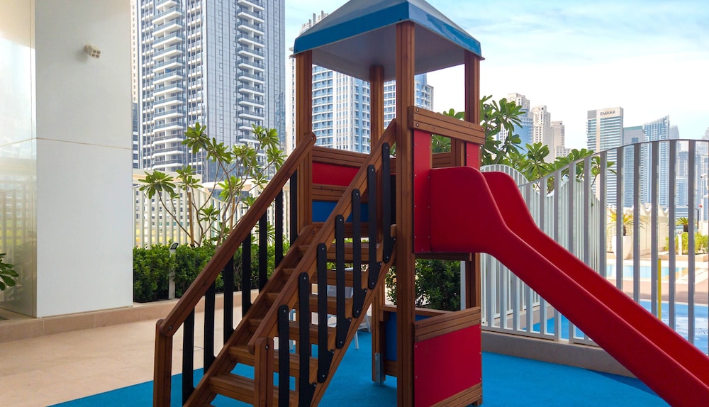 LUX  The Dubai Marina Skyline Suite