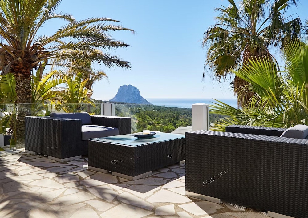 Beautiful Villa With sea Views