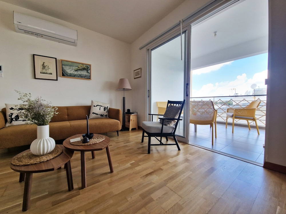 56 NIC - Stay Space View Apartment