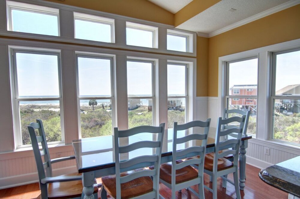Dune Escape 5 Bedroom Home by RedAwning