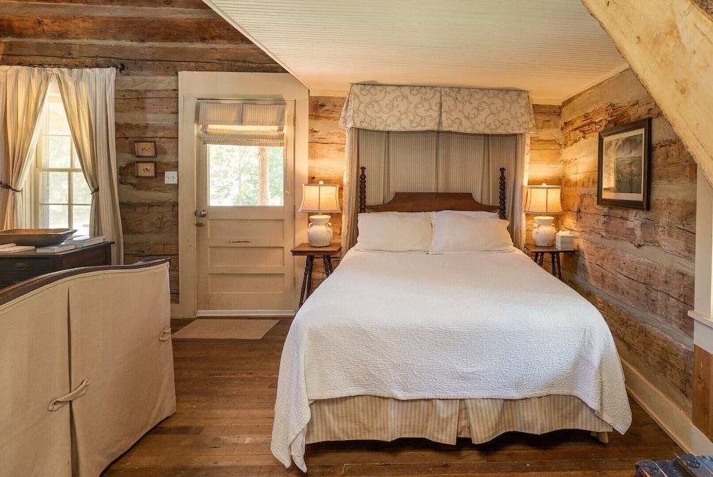 Green Frog Farm Cabins