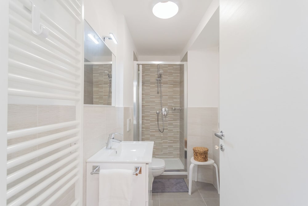 Pozzo Vertical Apartment With Garden and Parking by Rent all Como