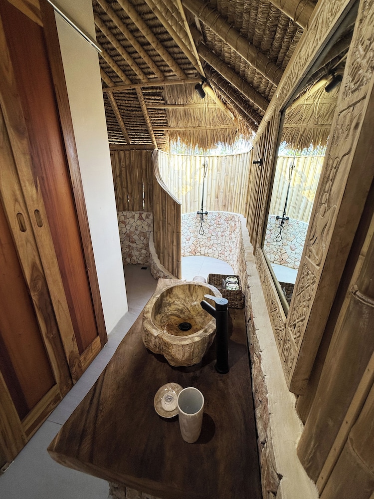 ARYA Sumba