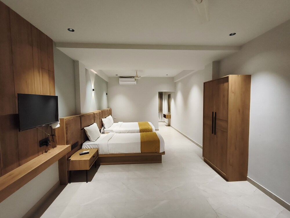 Hotel Beverly Plaza Kozhikode