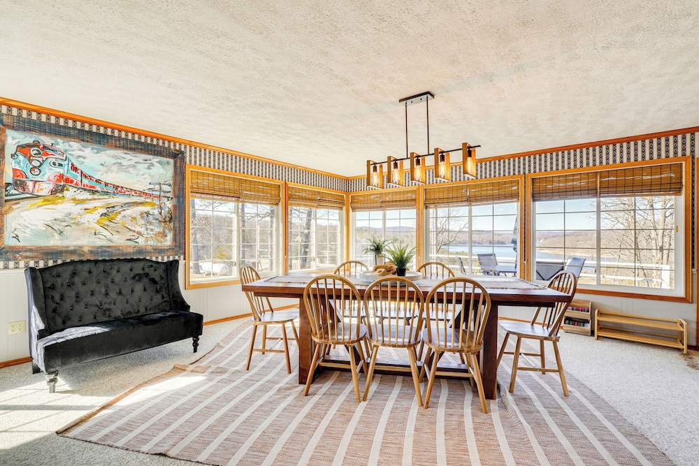 Deck & Lake Views: Modern Eagle Rock Gem