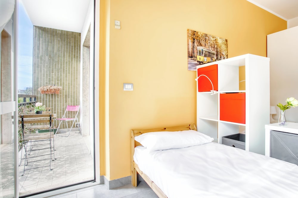 Bright 3BR flat near Park