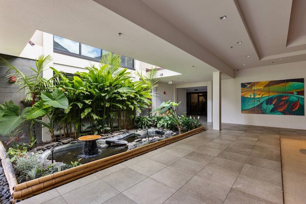 Ocean Views Luxury Amenities Beachfront Retreat
