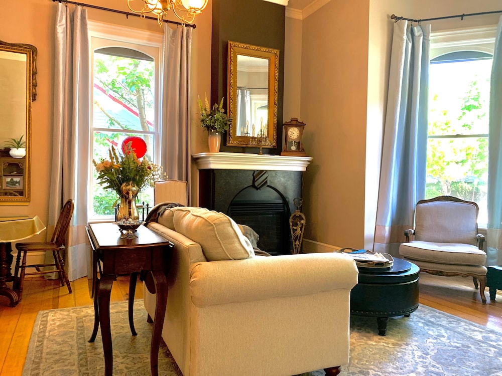 Ashland Vacations - McCall House Boutique Inn - Property Image 48