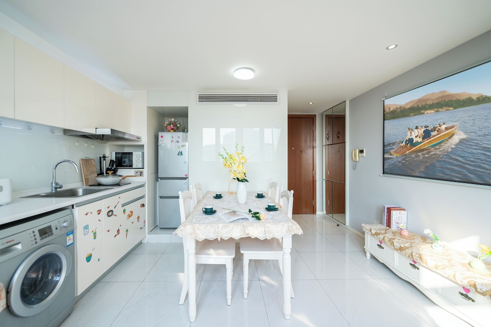 Shanghai Hills & Wanye Prime Stay