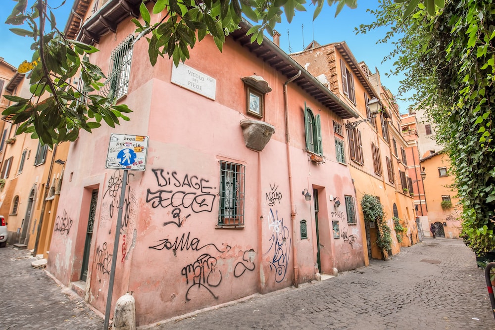 The House In Trastevere