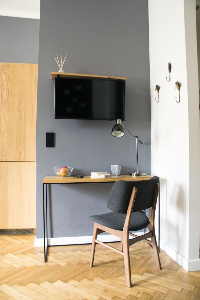 Fox Center Apartments
