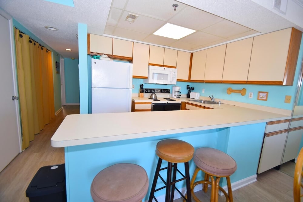 Bay Princess 211 2 Br condo by RedAwning