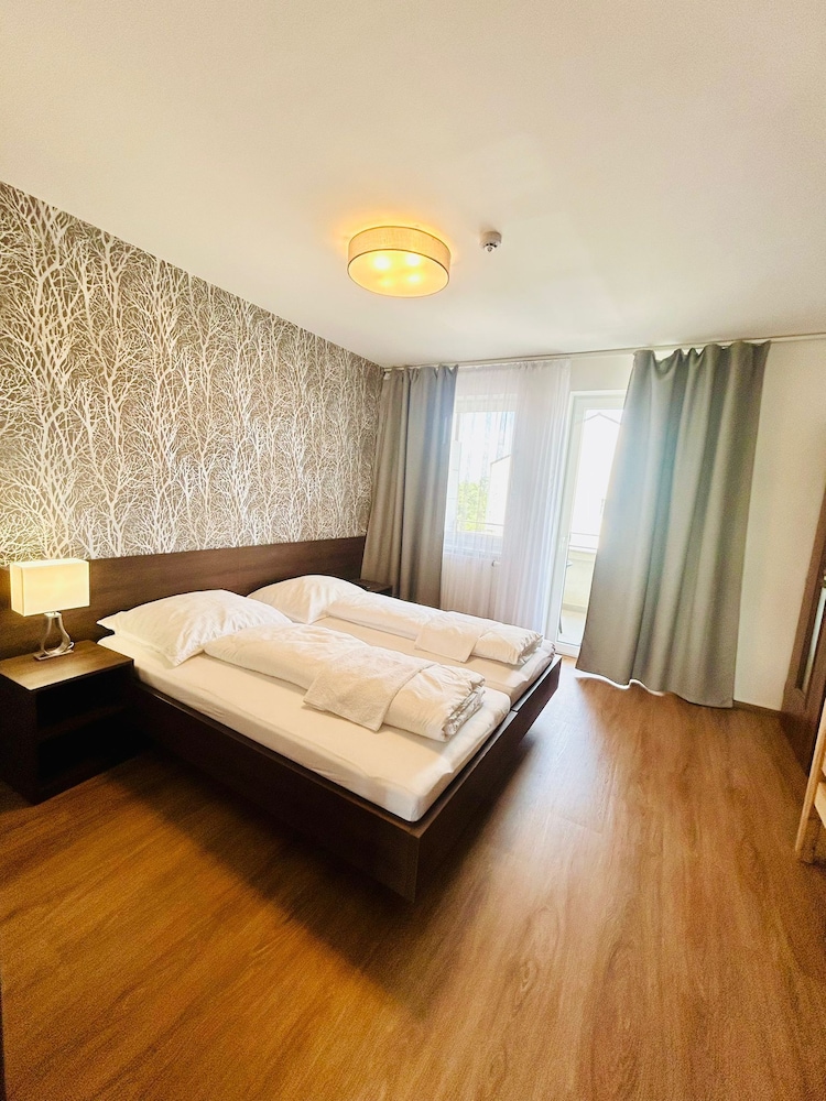 Villa many rooms with Free Parking