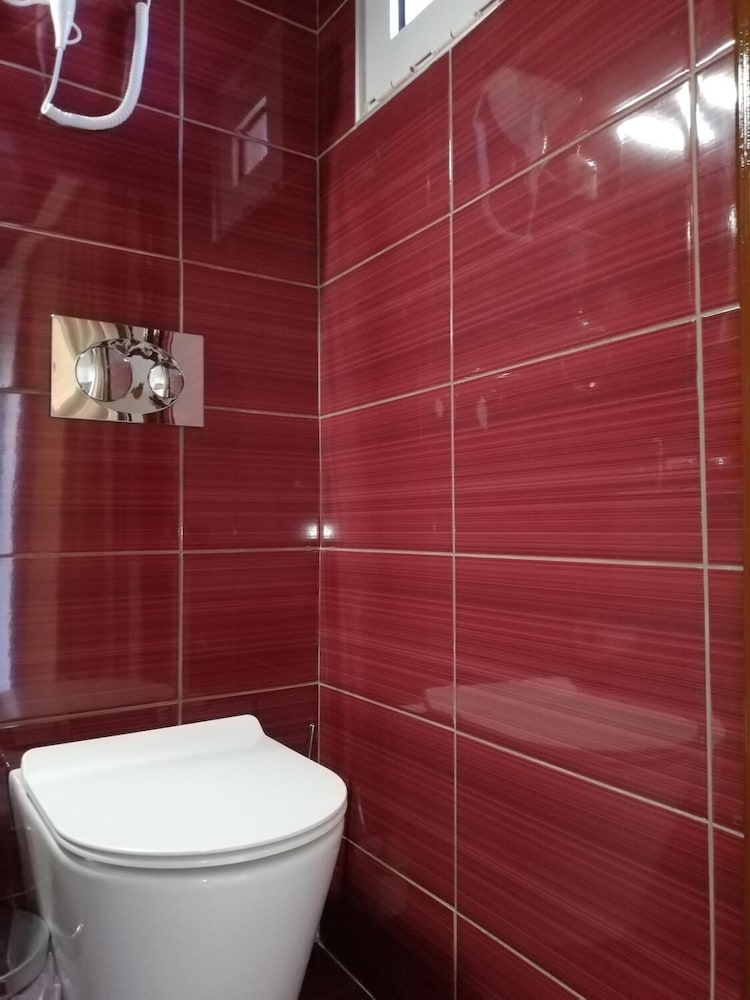 Spiros rooms