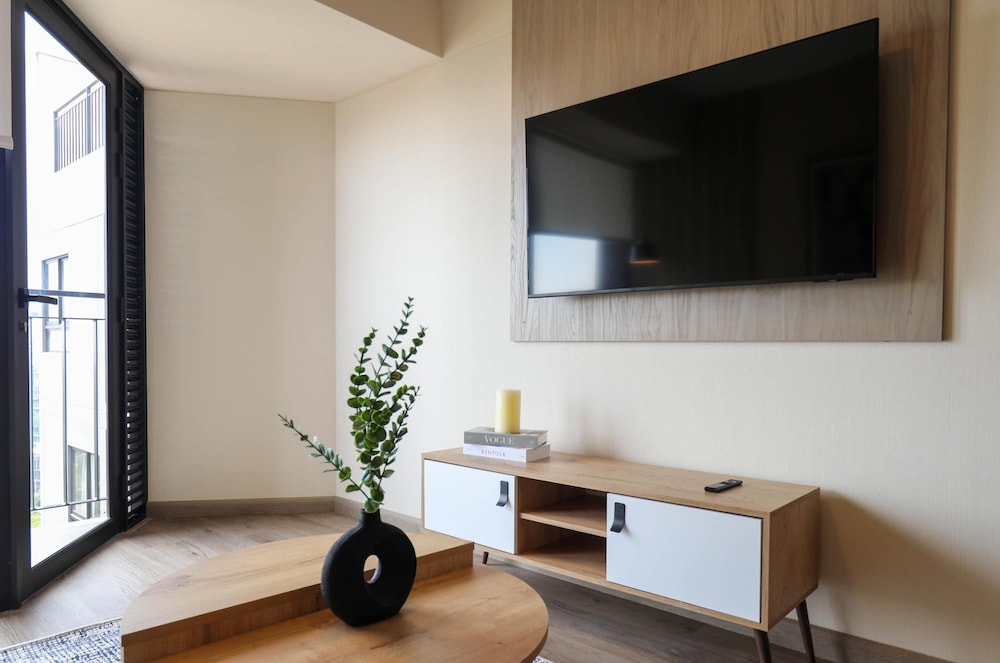 w Grandiose 1BR w Great Balcony in Miraflores