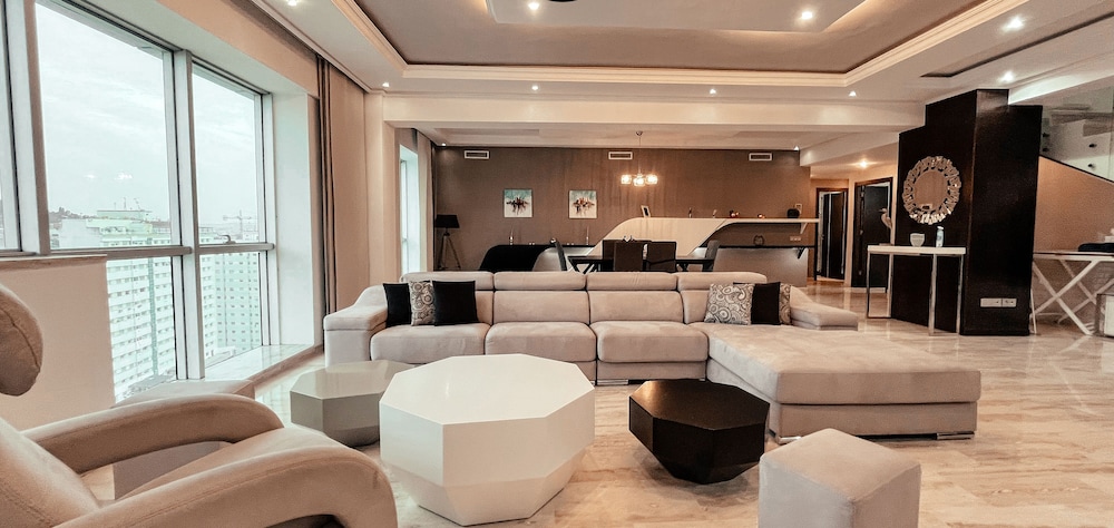 DELUXE MIRAFLORES DUPLEX