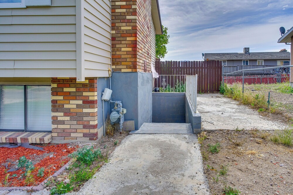 12 Mi to Temple Square: Cozy + Convenient Apt!