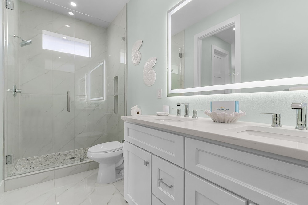 141 Brand New Luxury 6br/6ba Build W/ Heated Pool! 6 Bedroom Home