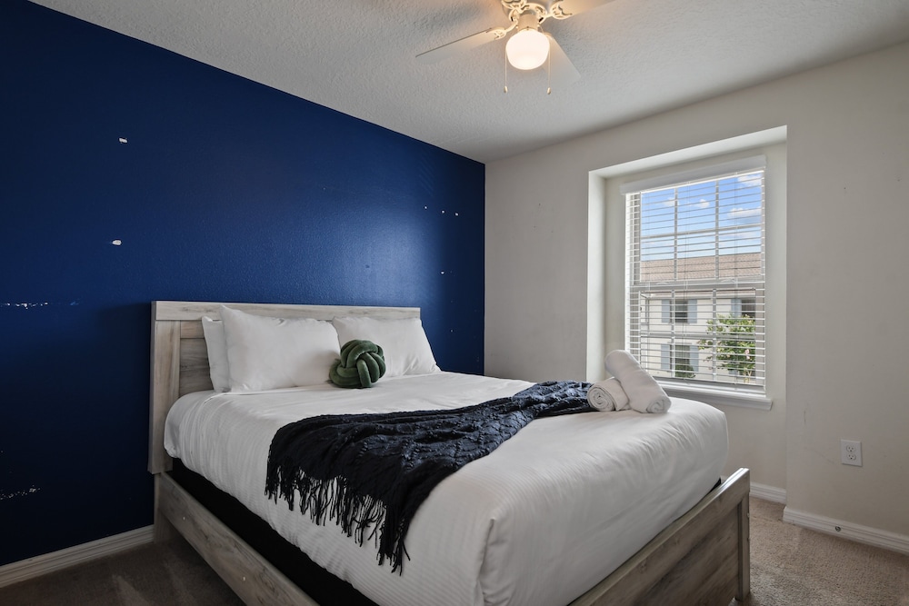 5-br Townhouse With Pool, Games, Disney
