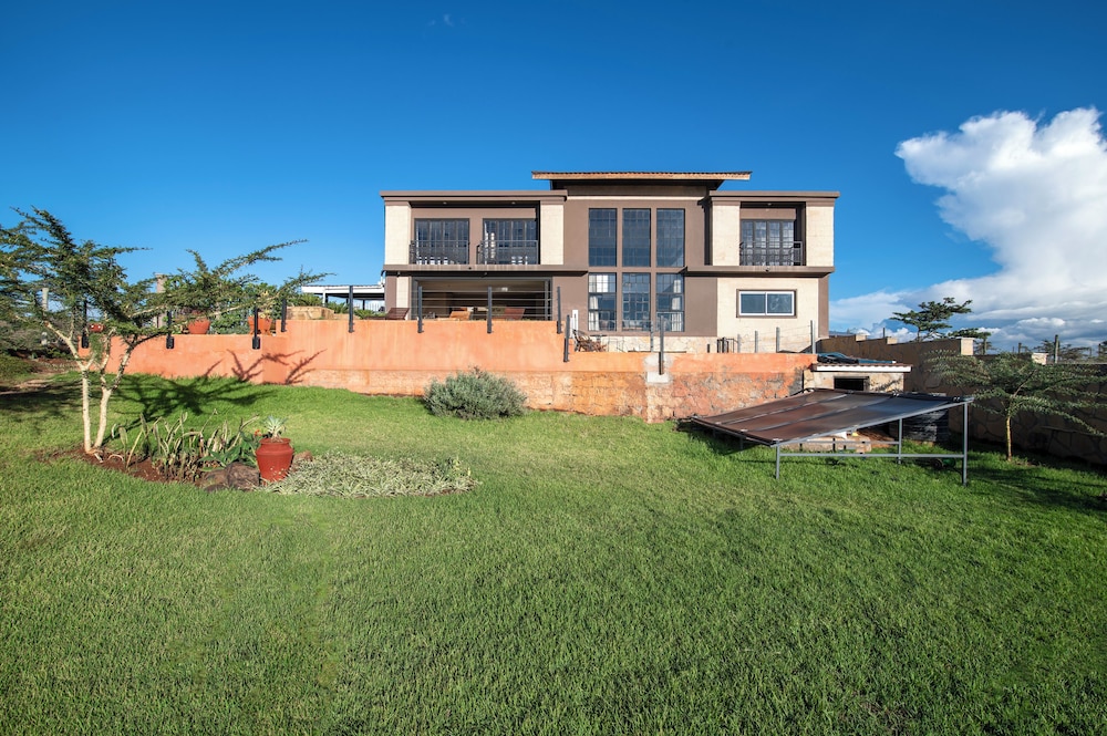 Tulia Villas Champagne Ridge view 4