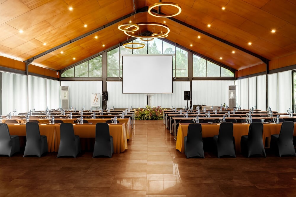 meeting & event spaces