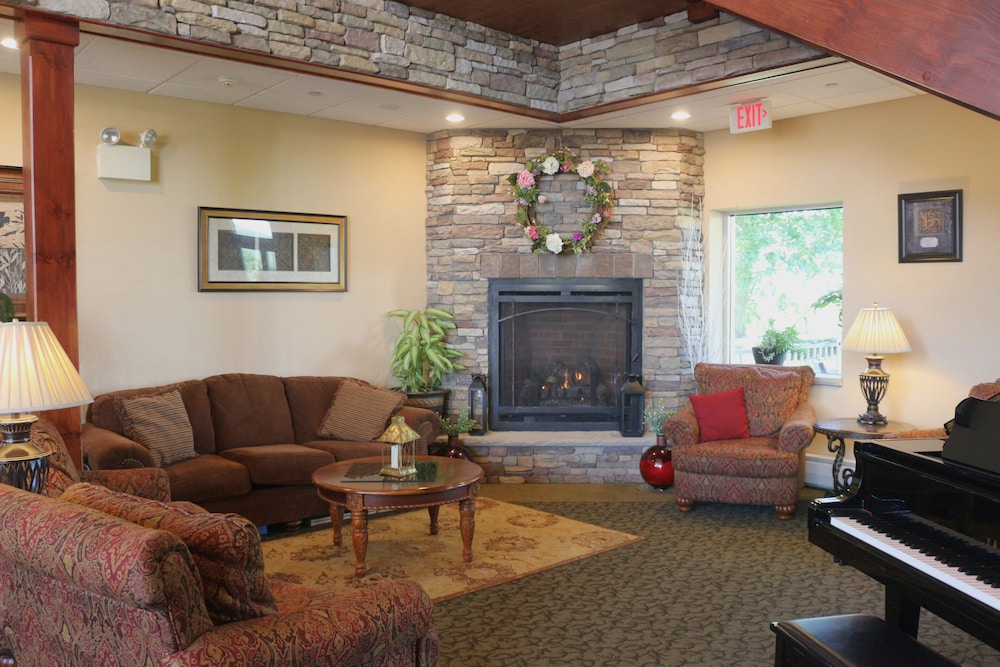 The Lodge at Woodstone Country Club