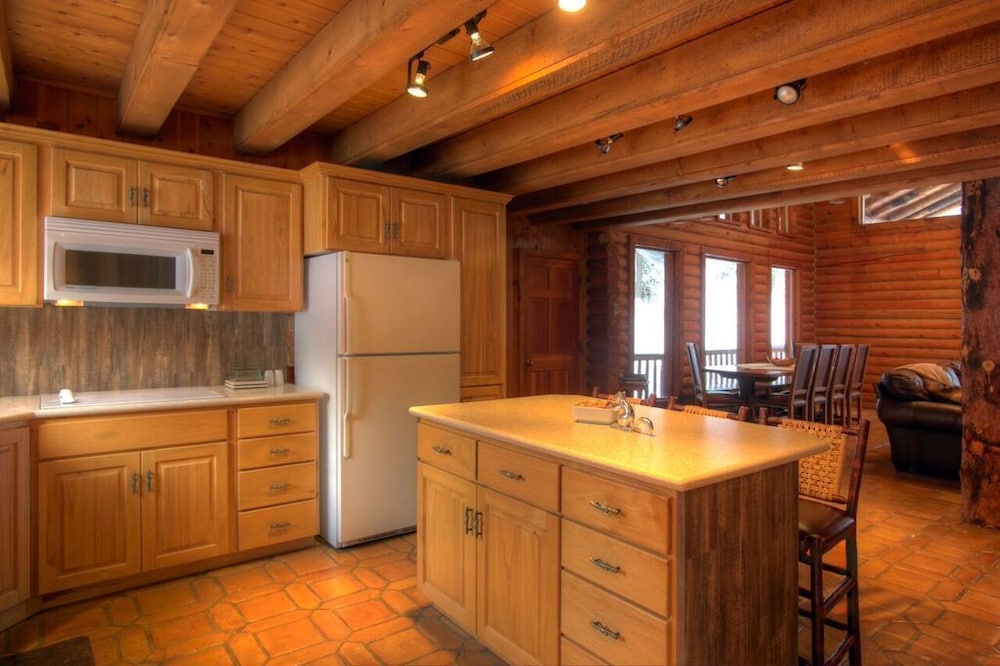 Log Cabin on the Stream