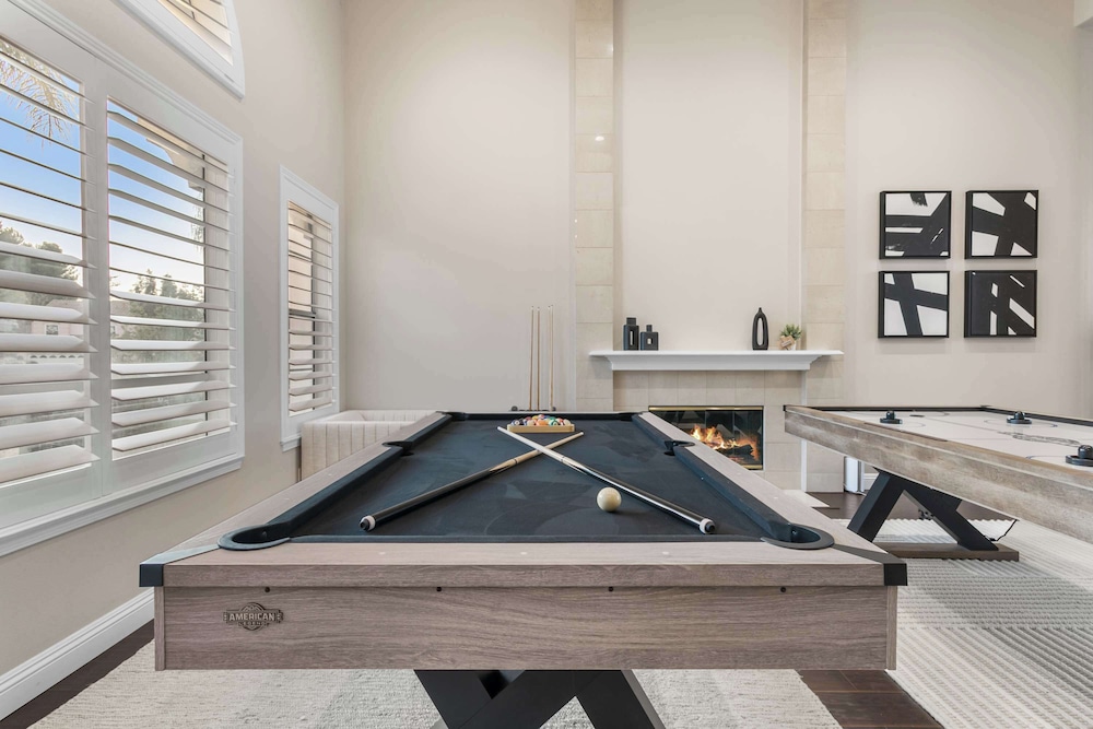 Luxury Pool Home w Theater Games & Mountain View
