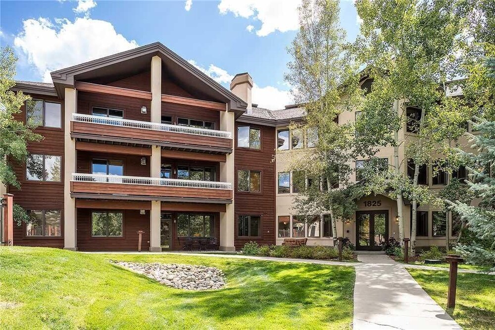 3204 Champagne Lodge, Trappeur's Crossing Apartment 2
