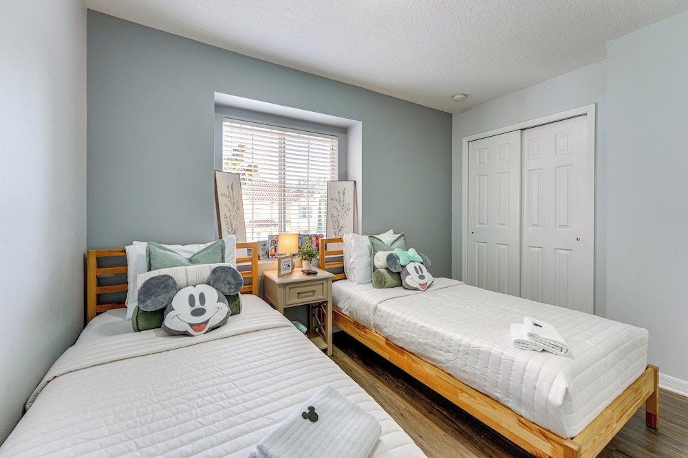 2 Mi to Wdw: Townhouse w/ Patio & Pool Access