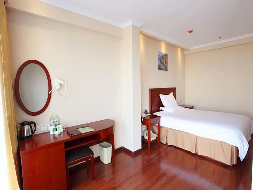GreenTree Inn Tianjin Wuqing District West Yongyang Road Florentia Village Express Hotel