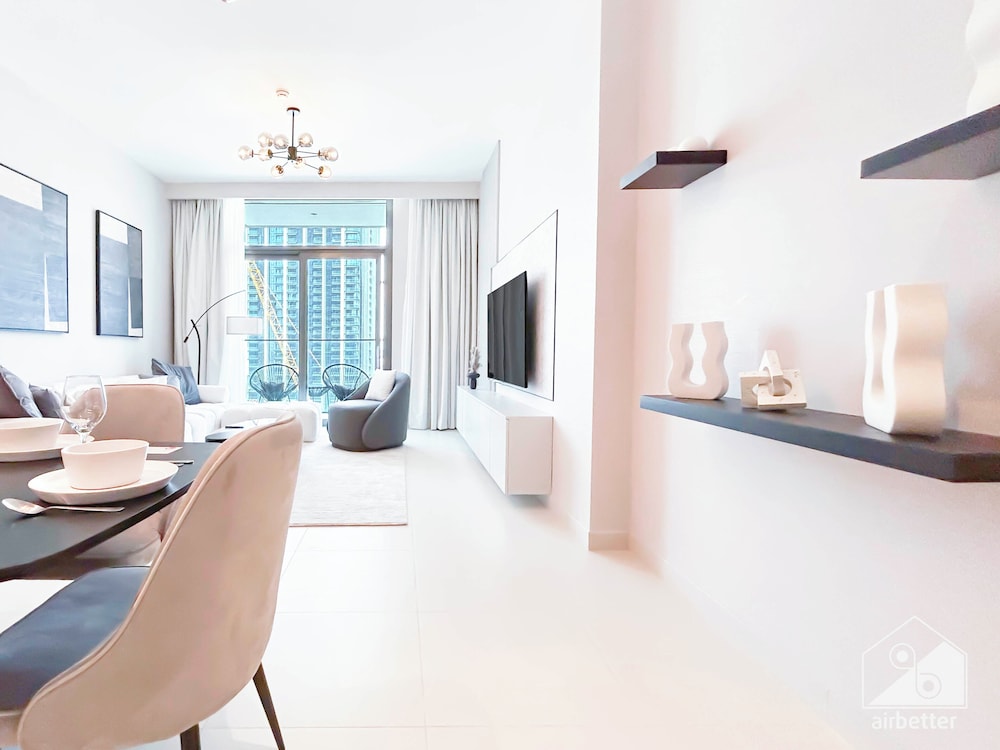 Luxury & Elegance at Burj Crown Downtown