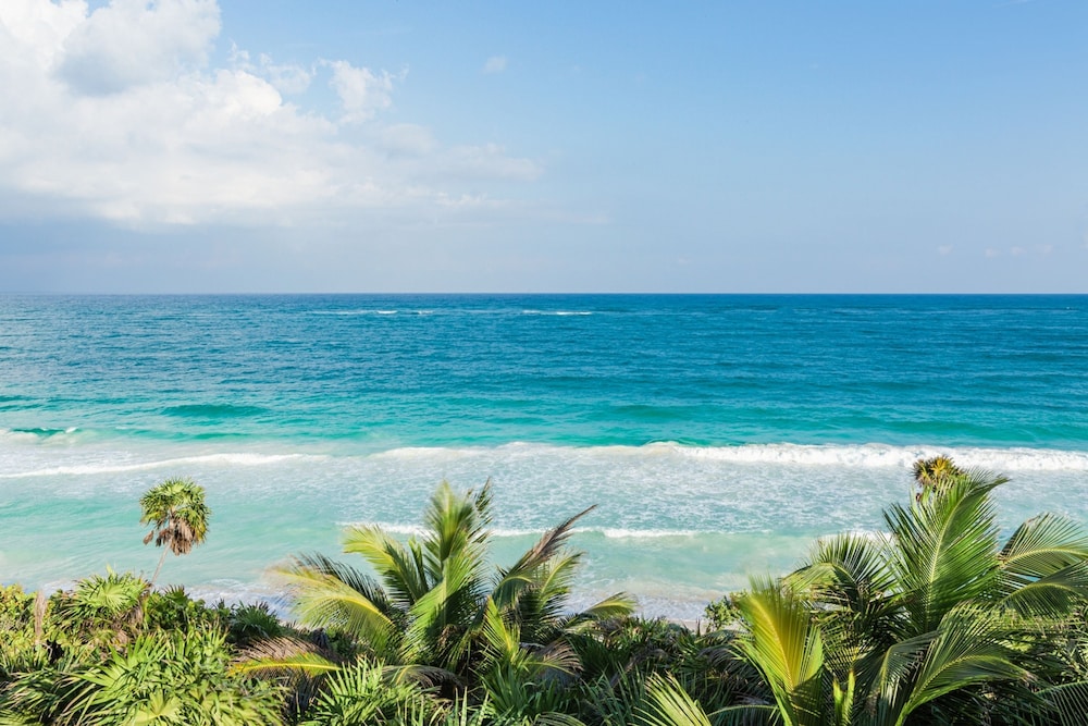 Anana Casa Kaab Kaan Rooftop Pool Beachfront