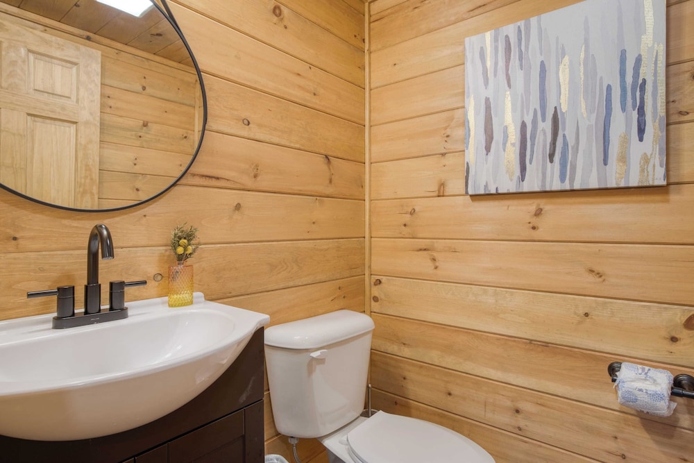 Lions Landing by Avantstay Sleeps 18 Hot Tub Game Room Views Near Pigeon Forge