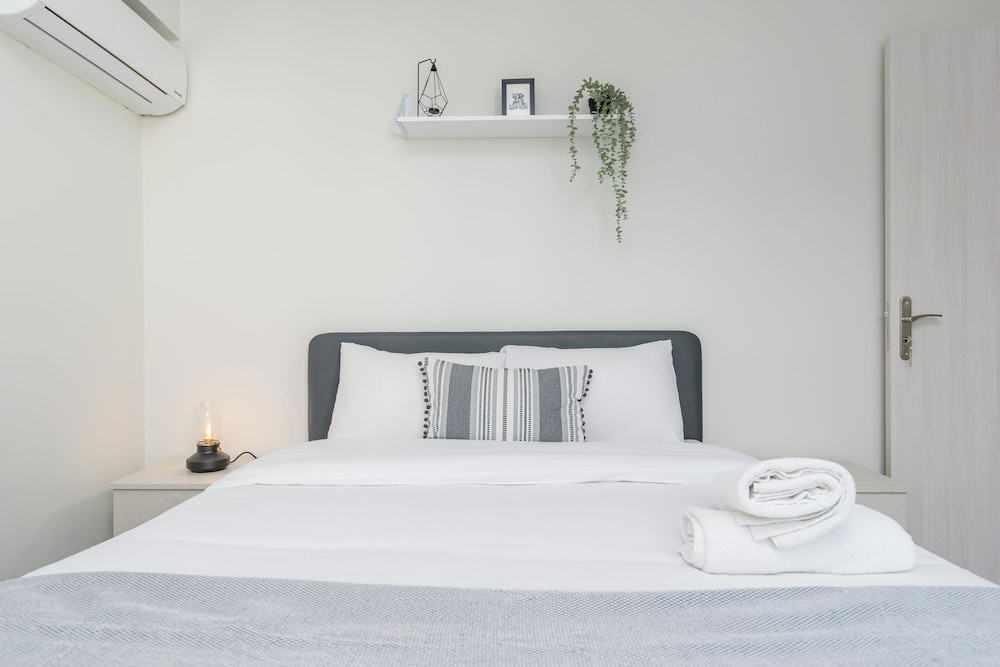 Amore 2-BR Apt By Finikoudes