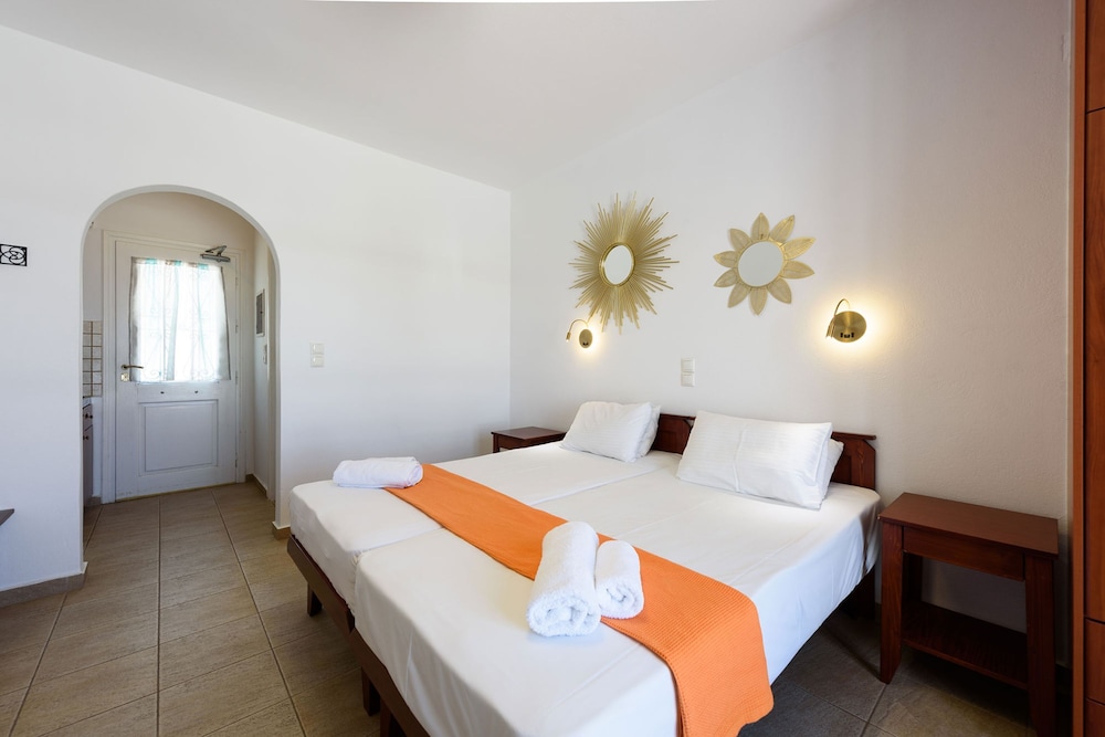 Aigaiou Avra Apartments