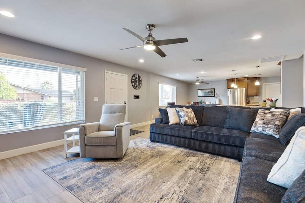 Old Town Scottsdale Getaway w/ Backyard Oasis! view 3