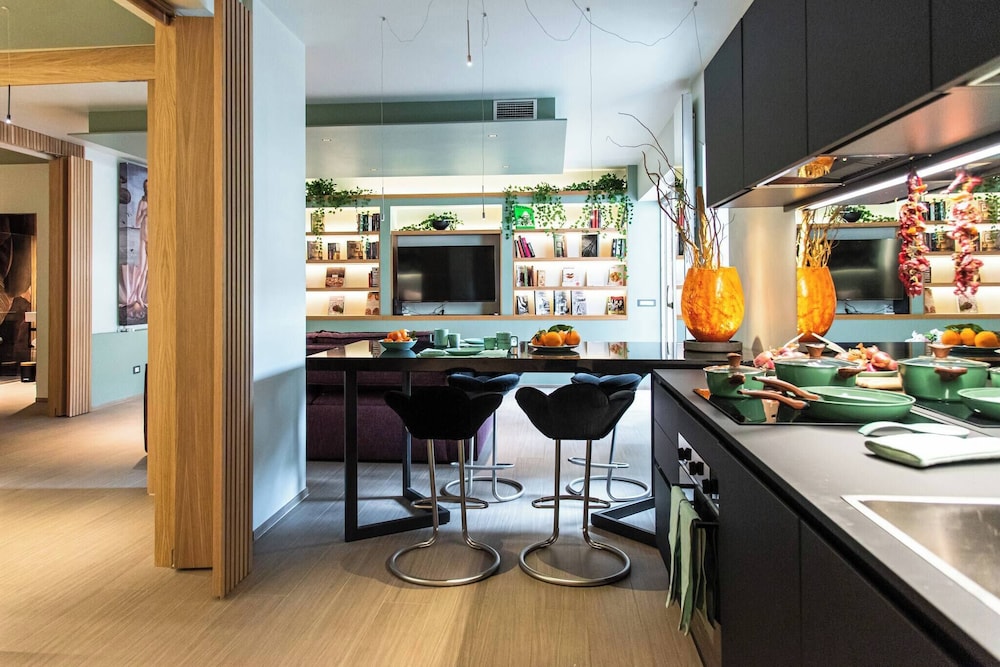 Charming Roma Apartment With Terrace - Perfect for Families and Friends