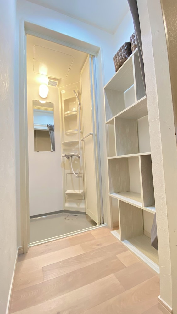 AkiraHome Tsurumibashi
