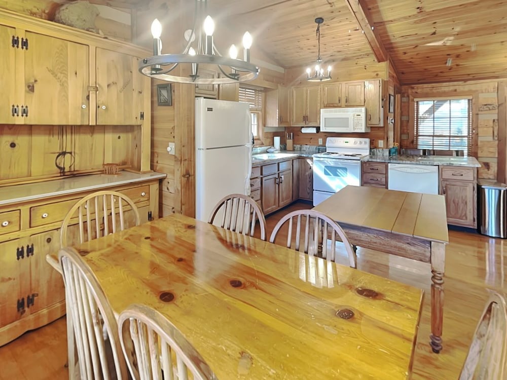 Alexander's Lookout by Jackson Mountain Rentals