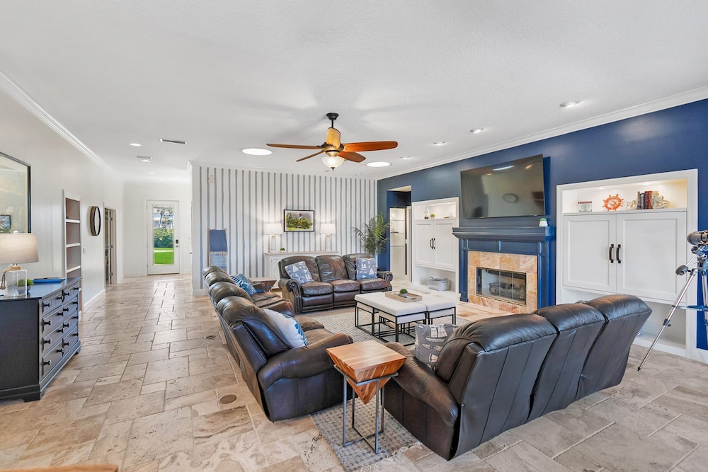 Waterfront Home w Patio Heated Pool Dock Beach