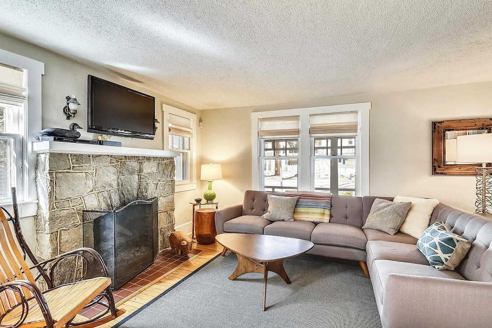 Laurel Street 108