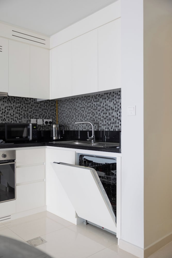 Cozy 2BR in Business Bay Aykon Tower
