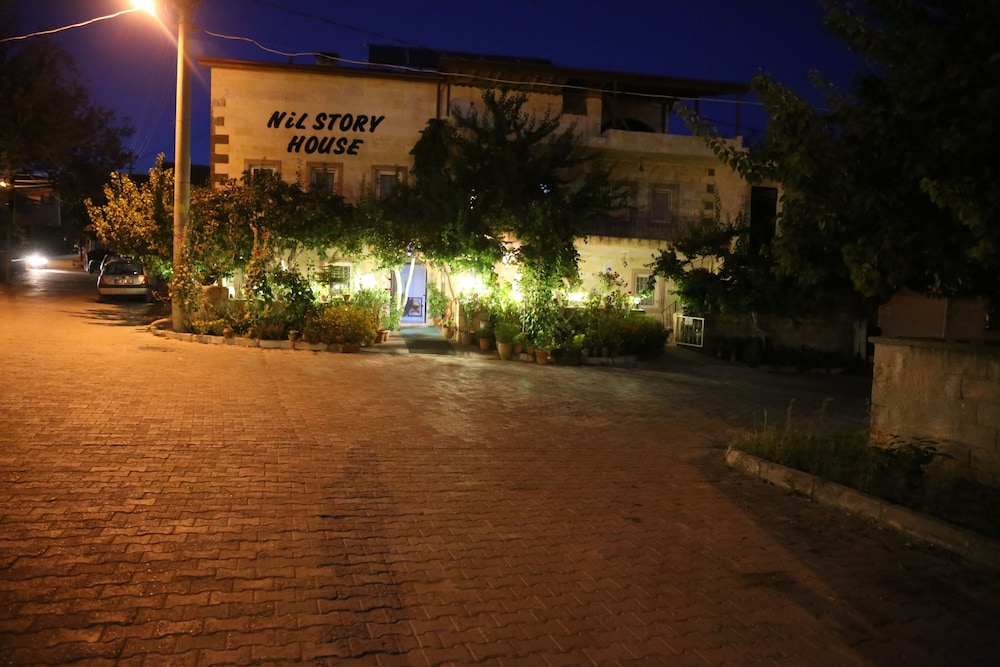 Nil Story House