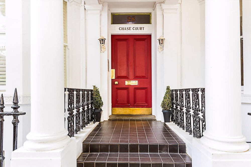 Elegant Knightsbridge Flat Near Harrods
