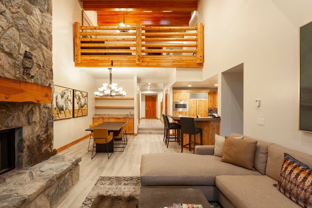 Trail's End Lodge at Deer Valley Resort - Four Bedroom Residence with Space #504 4 Condo