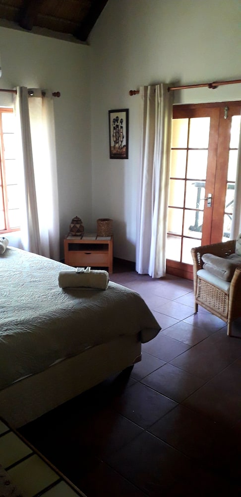 Lovely Holiday Home for a Large Family or Friends Bordering Kruger National Park view 2