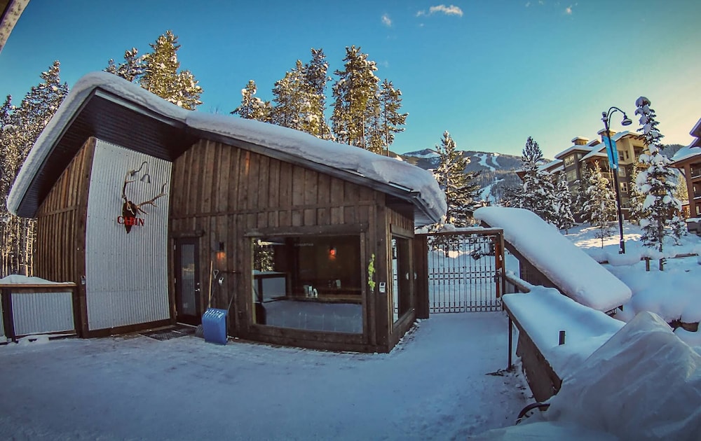 Earl Grey Lodge