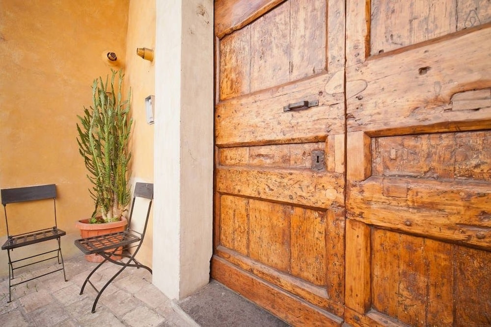 Home2Rome - Trastevere Mercanti II