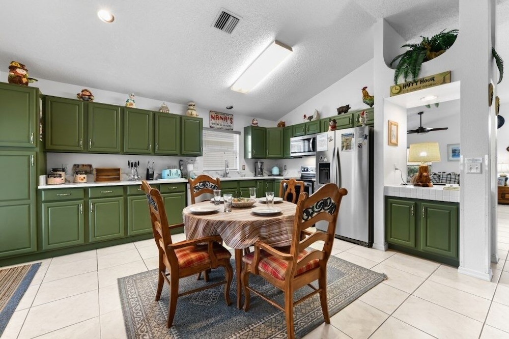 Cozy 3br Home W/ Private Pool Near Disney 3 Bedroom Villa